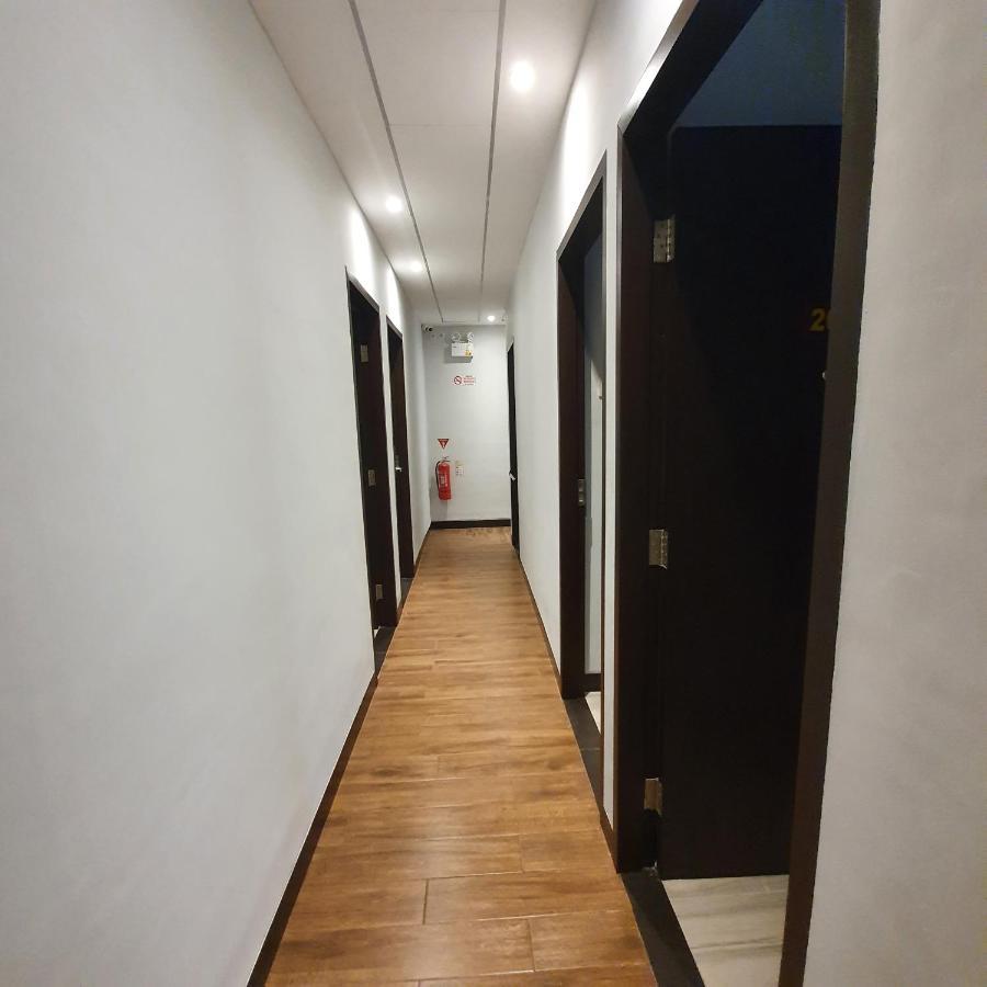Circle One Hotel Palembang Exterior foto